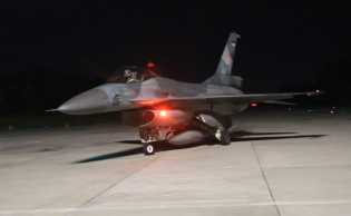 Hawk 100/200 dan F16 Kembali Latihan Terbang Malam