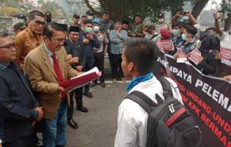 Koalisi MSRiau, Desak DPRD Provinsi Riau Bantu Membatalkan RUU KPK